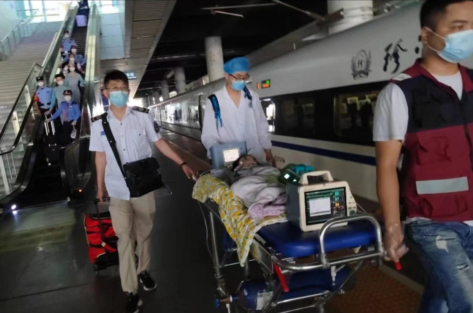 称多县高铁转运公司